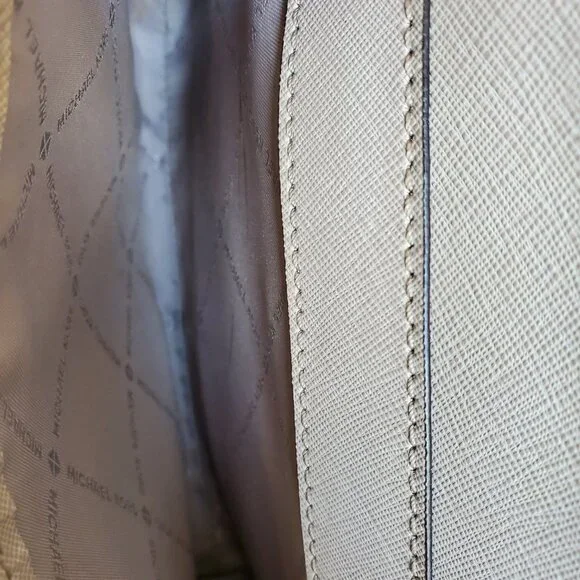 Michael Kors Jet Set Saffiano Leather 3in1 Crossbody Handbag Purse Light Grey - Picture 6 of 6